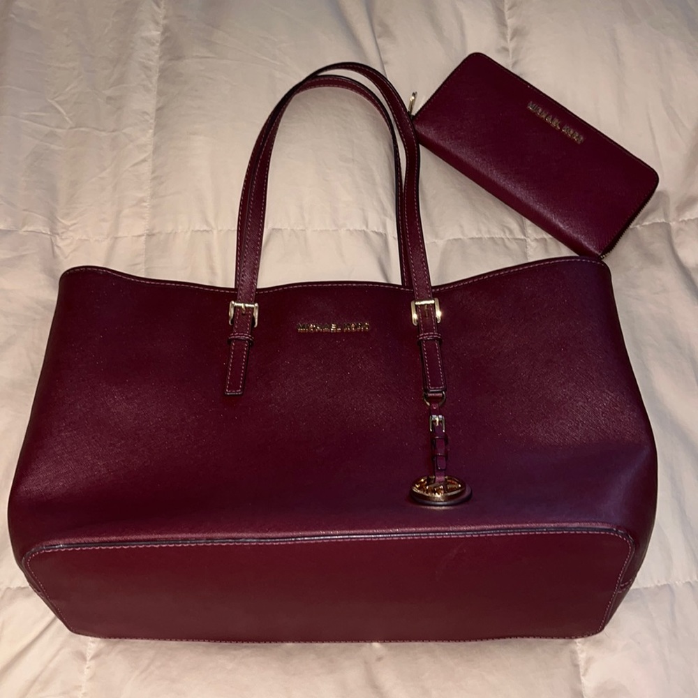 MICHAEL KORS Jet Set Tote Bag and Matching Wallet